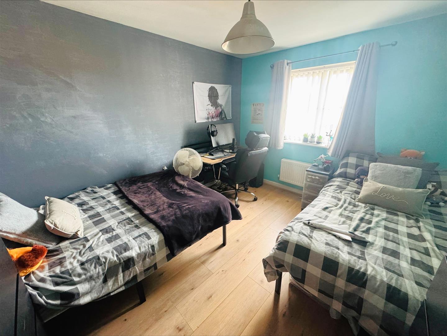 Heol Waungron, Carway, Kidwelly, SA17 4HY